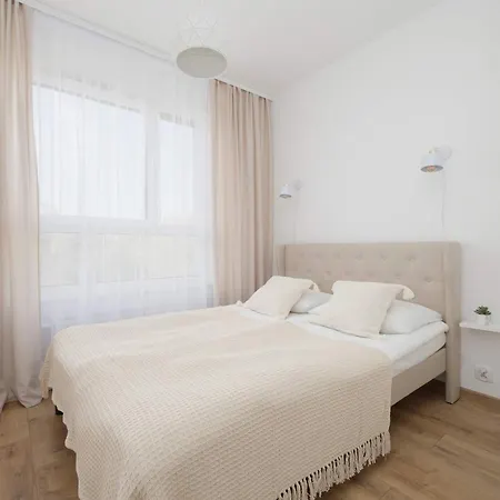 Apartment Modern With Balcony Borkiewicza 4 By Heyrent Warschau